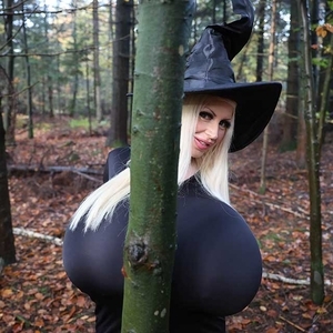 Halloween Photo Series: The Witch